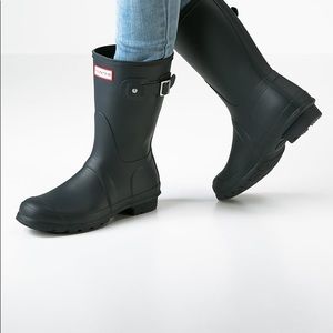 Black Matte Hunter Short Boots - sz 8